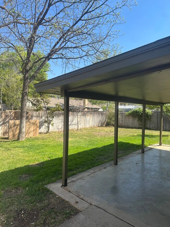 Foto del edificio - 2926 Briargrove Ln