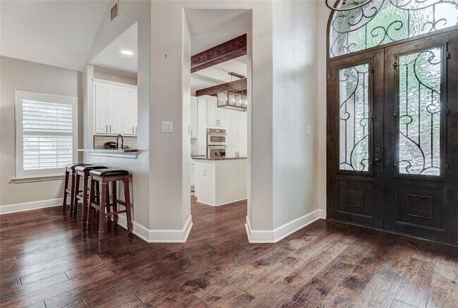 Building Photo - 30389 Ledgemont