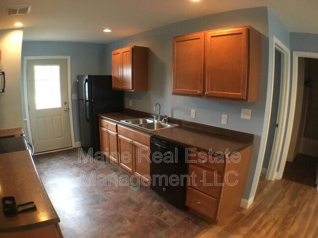Building Photo - 35 Basketball Ct