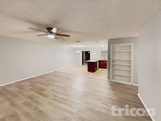 Foto del edificio - 1913 Hudson Ct