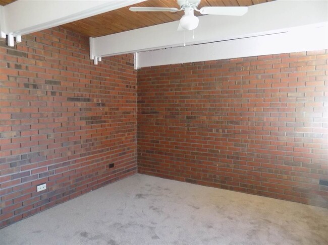 Foto del edificio - 220 Belmont Rd