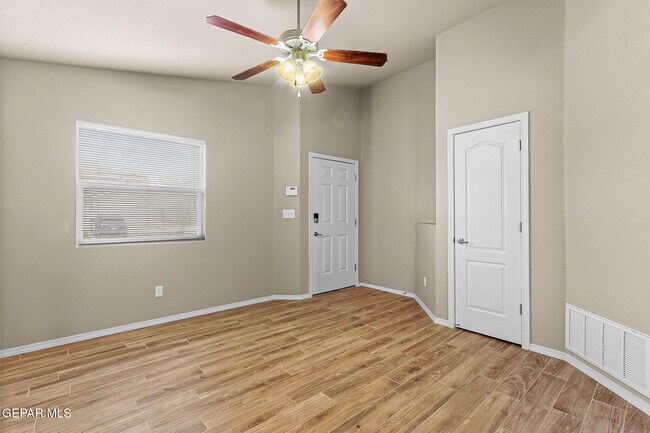 Foto del edificio - 7224 Dust Storm Ln