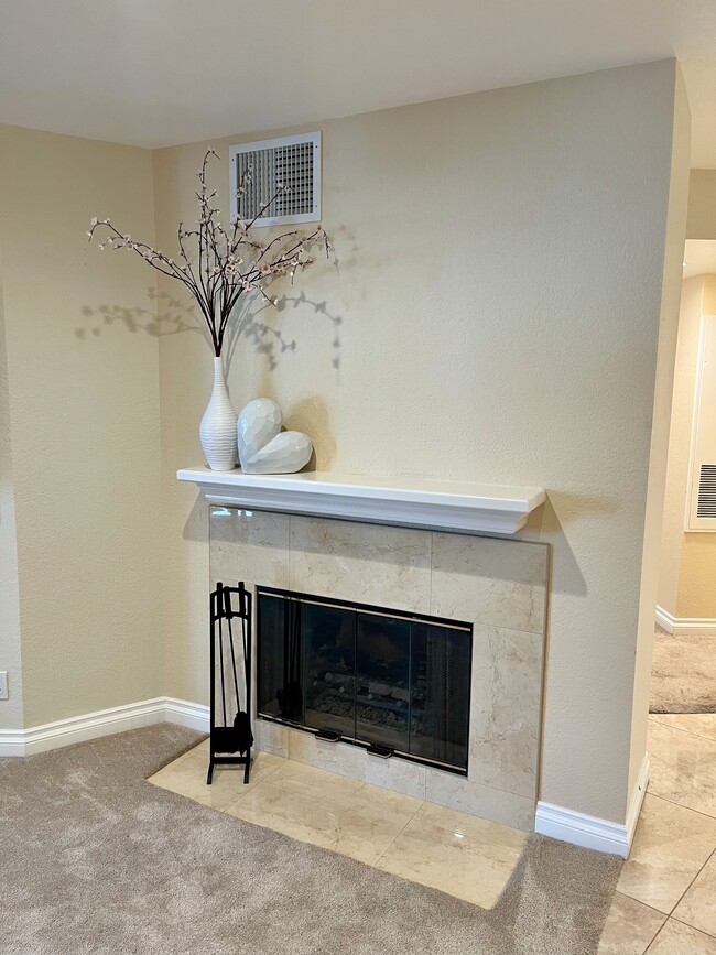 Building Photo - 653 Oak Run Trl