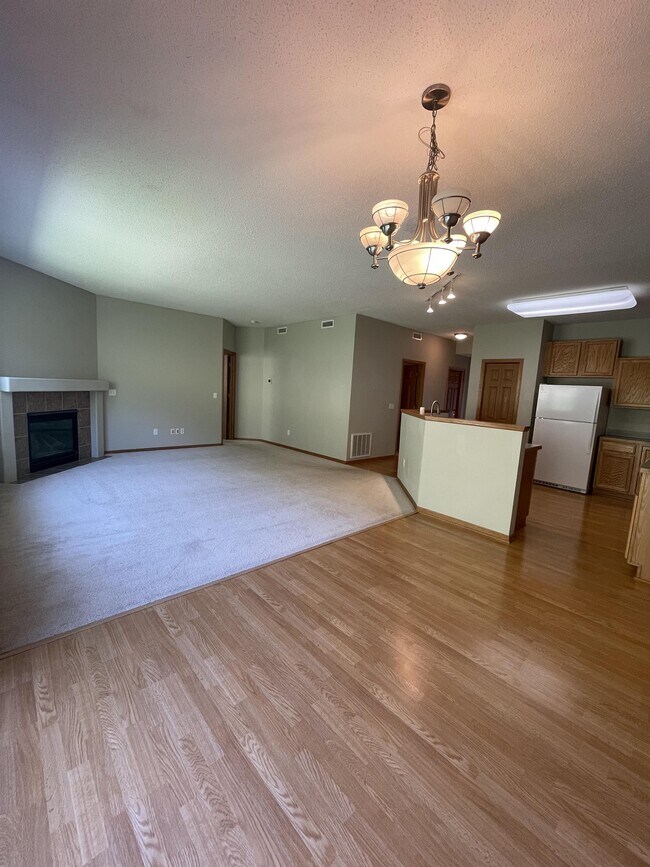 Foto del edificio - 1694 Oakbrooke Ct