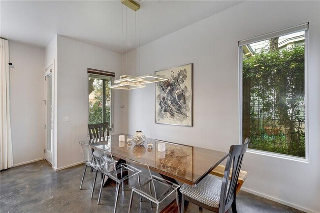 Foto del edificio - 804 W Johanna St