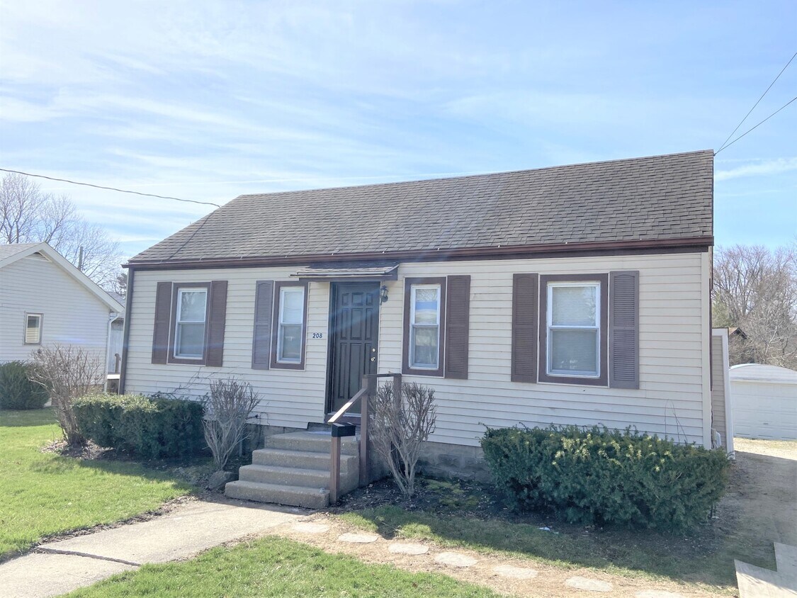 Primary Photo - 208 W Church St