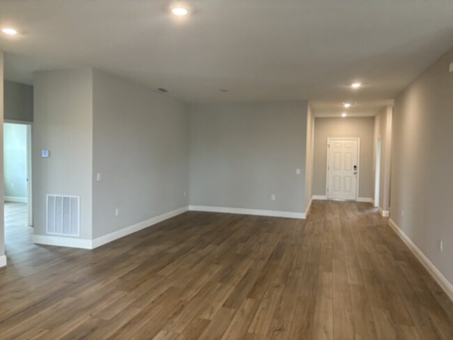 Building Photo - Brand New 4 Bedroom 3 bath 3 Car Garage Ho...