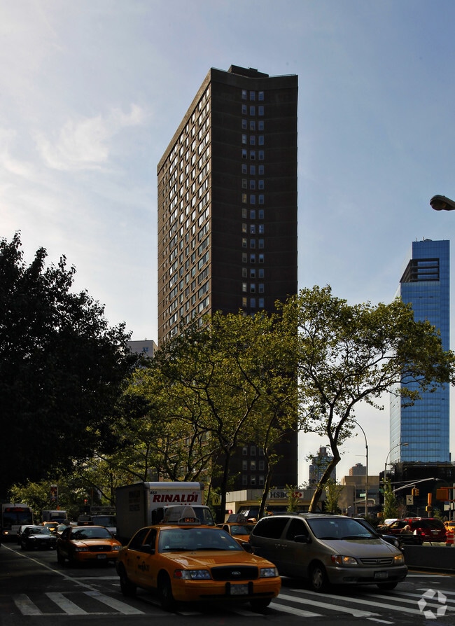 Building Photo - Nevada Towers