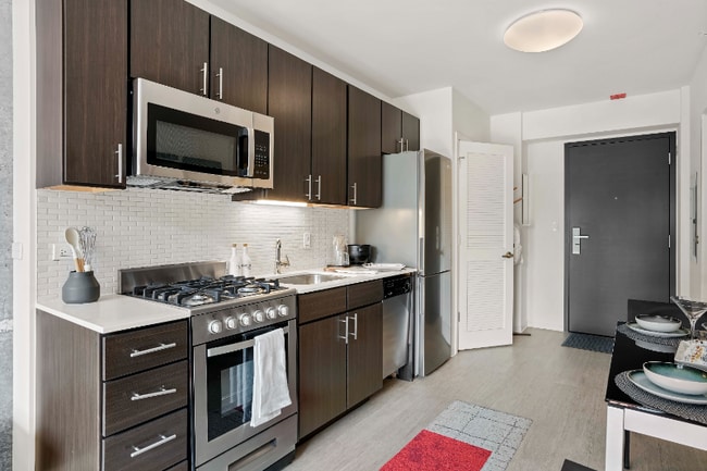 Photo - 160 W Superior St Apartment