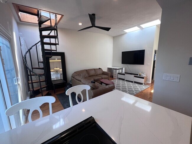 Foto del edificio - 608 Dorchester Ave