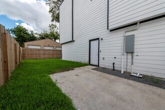 Building Photo - 6309 Sandra St