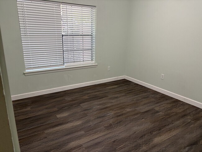 Foto del edificio - 309 W Hickory St
