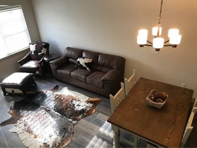 Foto del edificio - 106 Broken Pine Ln