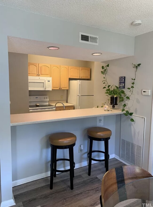 Foto del edificio - 3702 Chimney Ridge Pl