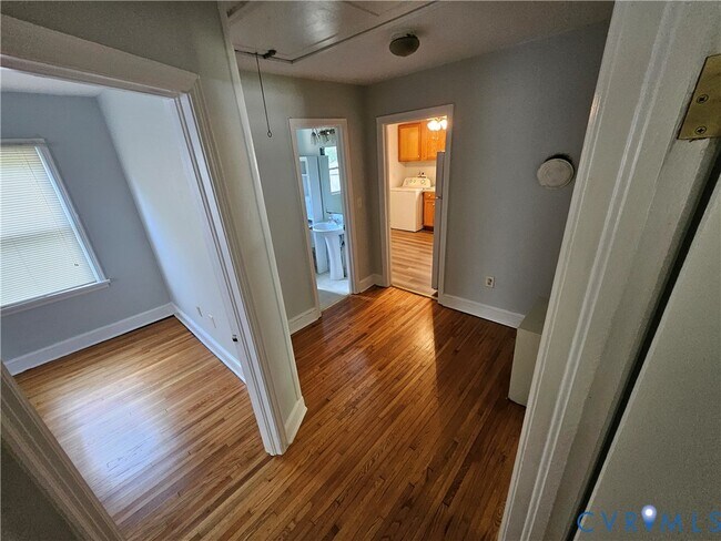 Building Photo - 305 5th St