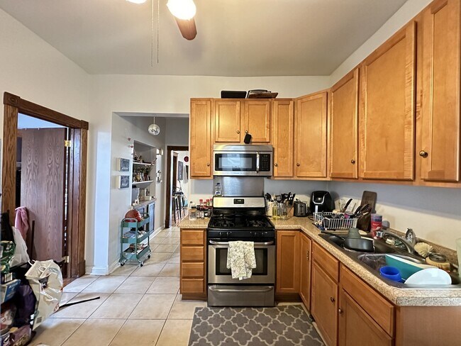 Foto del edificio - 3532 N Elston Ave