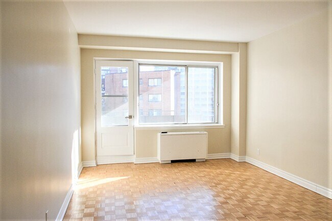 Photo du bâtiment - 4555 Av. Bonavista