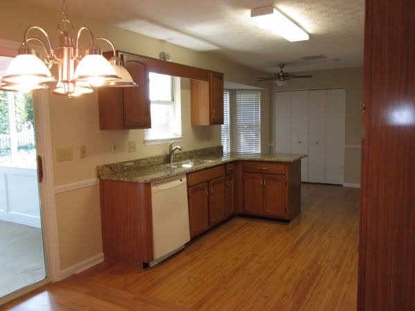 Building Photo - 1200 Park Creek Cir