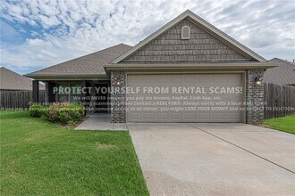Building Photo - 4456 W Wales Dr