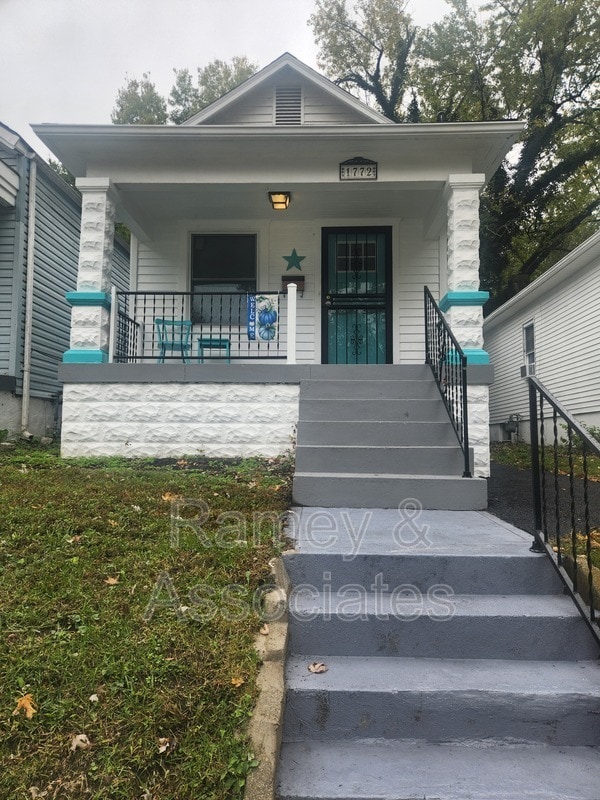 Building Photo - 1772 W Gaulbert Ave