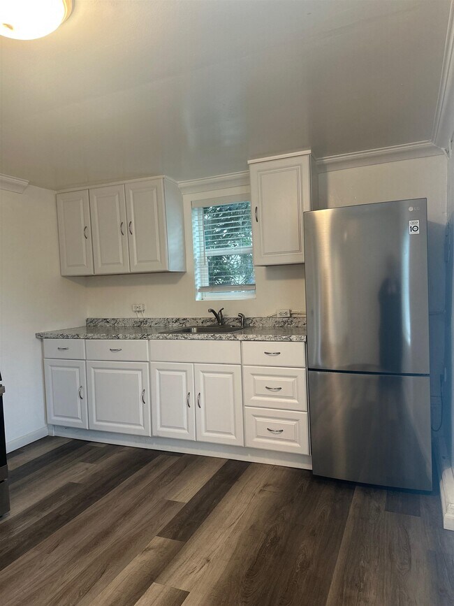 Foto del edificio - 707 Port St