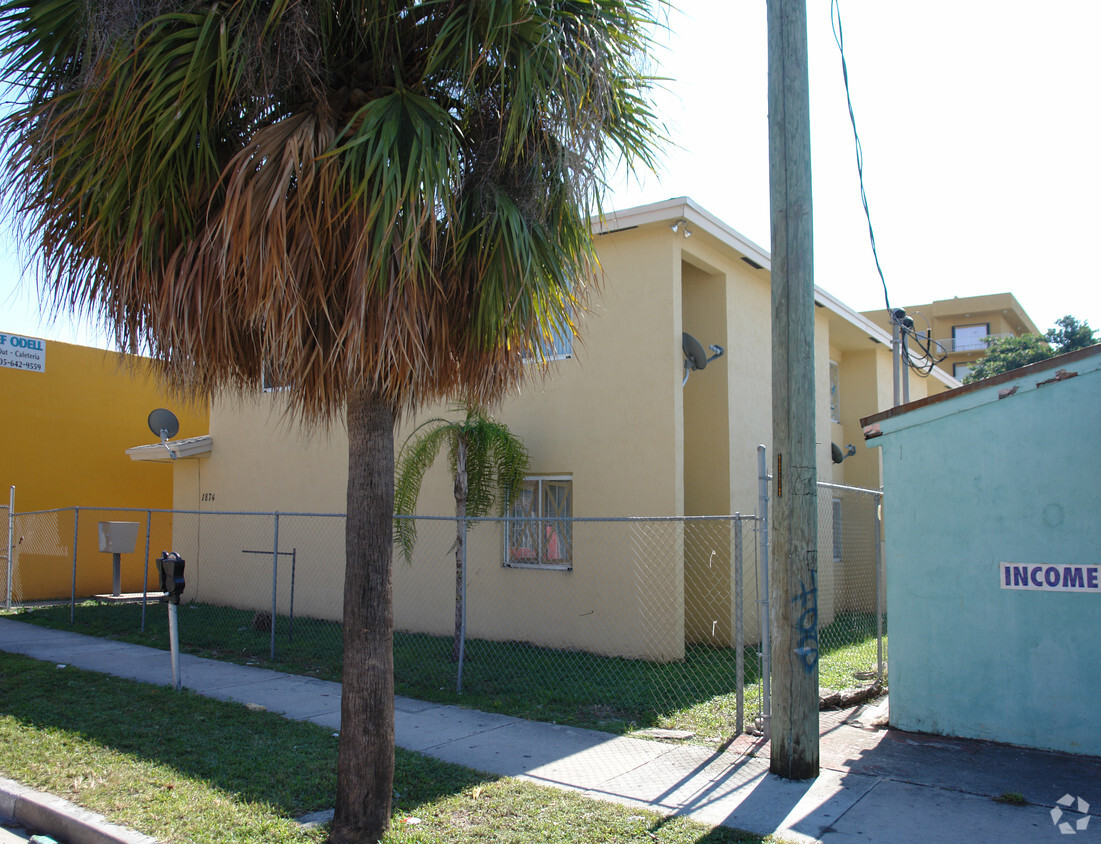 Building Photo - 1874 W Flagler St