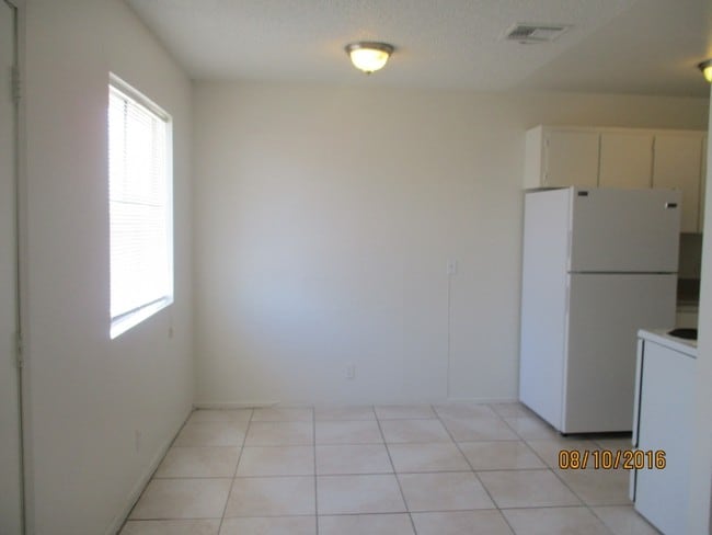 Building Photo - 2500 Bassler St