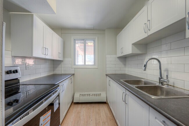 Photo du bâtiment - 86-99 Silver Springs Blvd