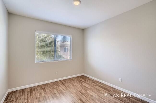 Foto del edificio - 7875 Constantinople Ave