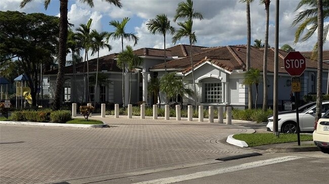 Foto del edificio - 9625 NW 1st Ct