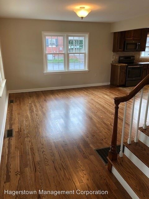 Foto del edificio - 5 br, 2 bath House - 18133 Maugans Ave.