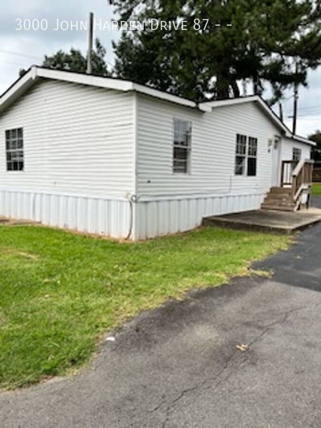 Building Photo - 3000 John Harden Dr