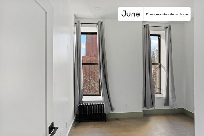 Building Photo - Room in Shared 3 bed/1 bath home