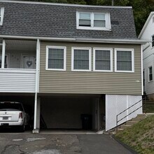 Building Photo - 317 Mill Rock Rd