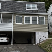 Building Photo - 317 Mill Rock Rd