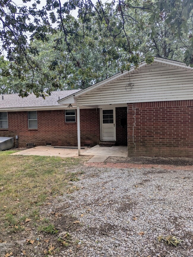Building Photo - 3610 Hudson Dr