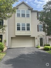 Building Photo - 2048 Michael Dr