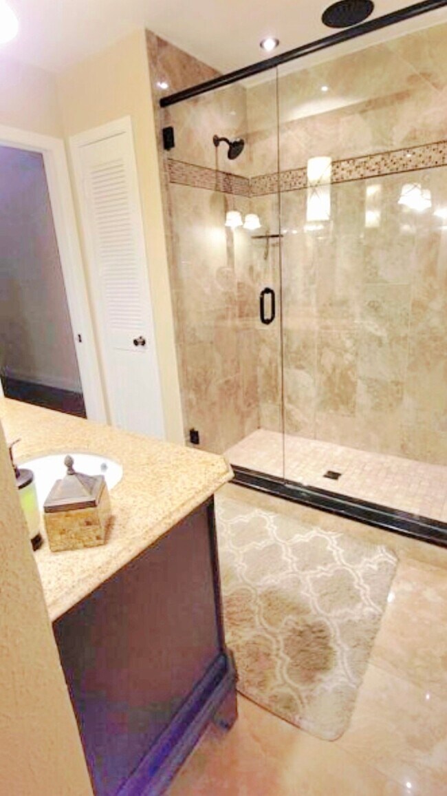 Foto del edificio - 1207 Quail Valley Ln