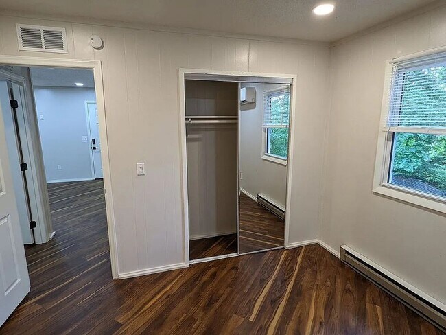 Foto del edificio - 411 Lindsay Rd