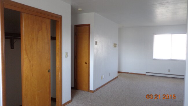 Foto del edificio - 712 Cedar Dr