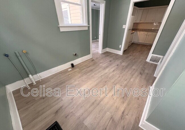 Foto del edificio - 3731 Webster St