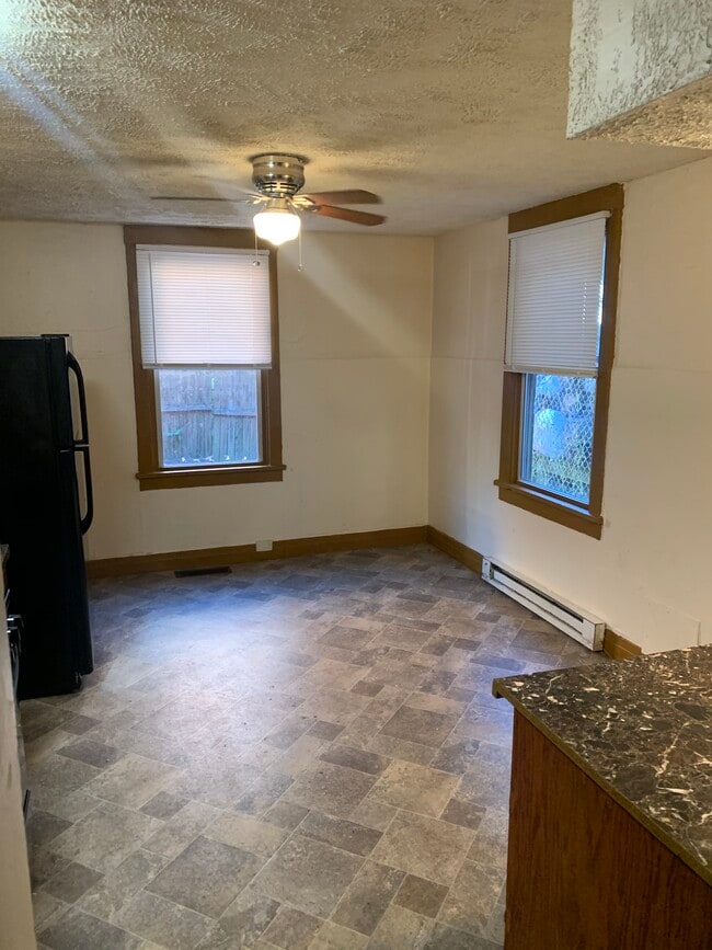 Building Photo - 303 Miltenberger St