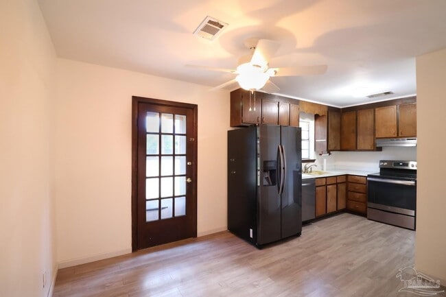 Foto del edificio - 5203 Spring St