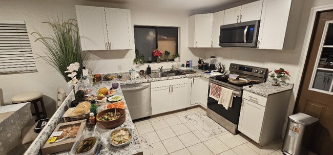 Building Photo - 5975 Spearman Cir