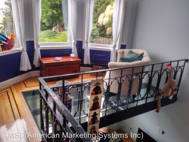 Foto del edificio - 2 br, 1 bath House - 2372 Vallejo Street