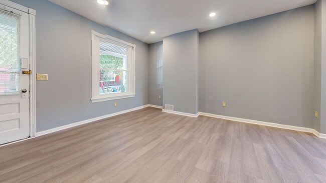 Building Photo - Charming Philadelphia Home with Modern Upd...