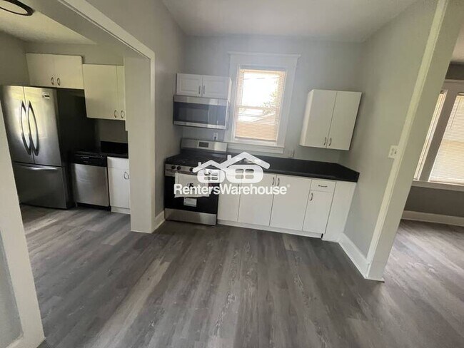 Building Photo - 2502 Halcyon Ave