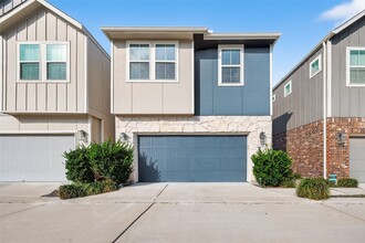 Building Photo - 9816 Magnolia Village Ln