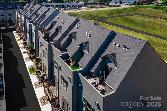 Building Photo - 6050 Fonsac Ln