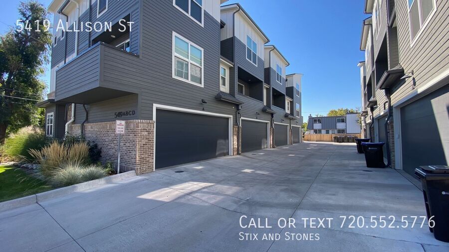 Foto principal - **Beautiful Arvada Townhome for rent! 3 be...